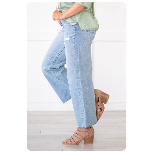 Vervet Mid Rise Wide Leg Distressed Jeans sz 26 - Picture 2 of 8
